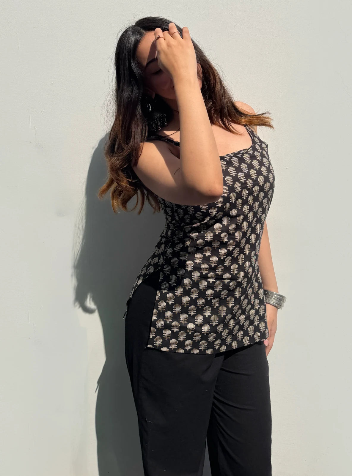 Raag Short Sleeveless Kurti