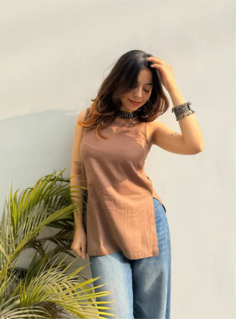 Kuhu Sleeveless Kurti by Evara