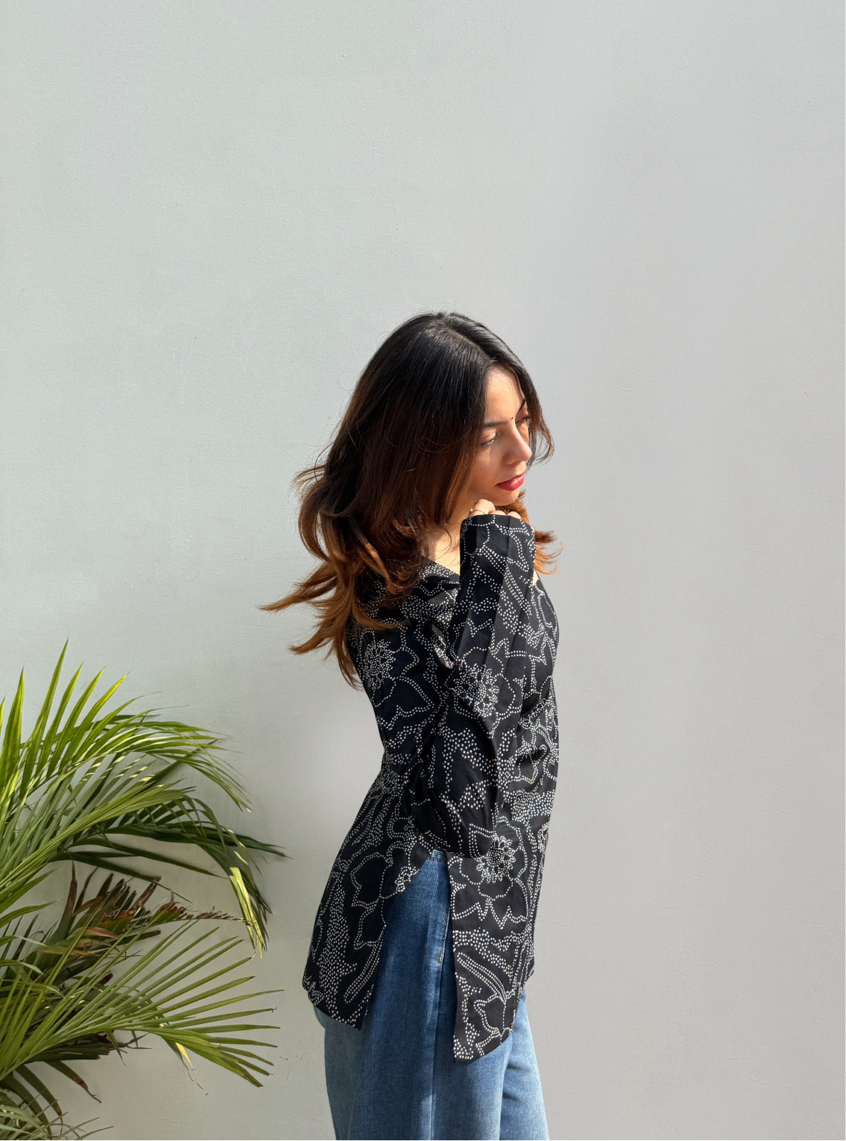 Sihayi Straight Sleeves Kurti by Evara