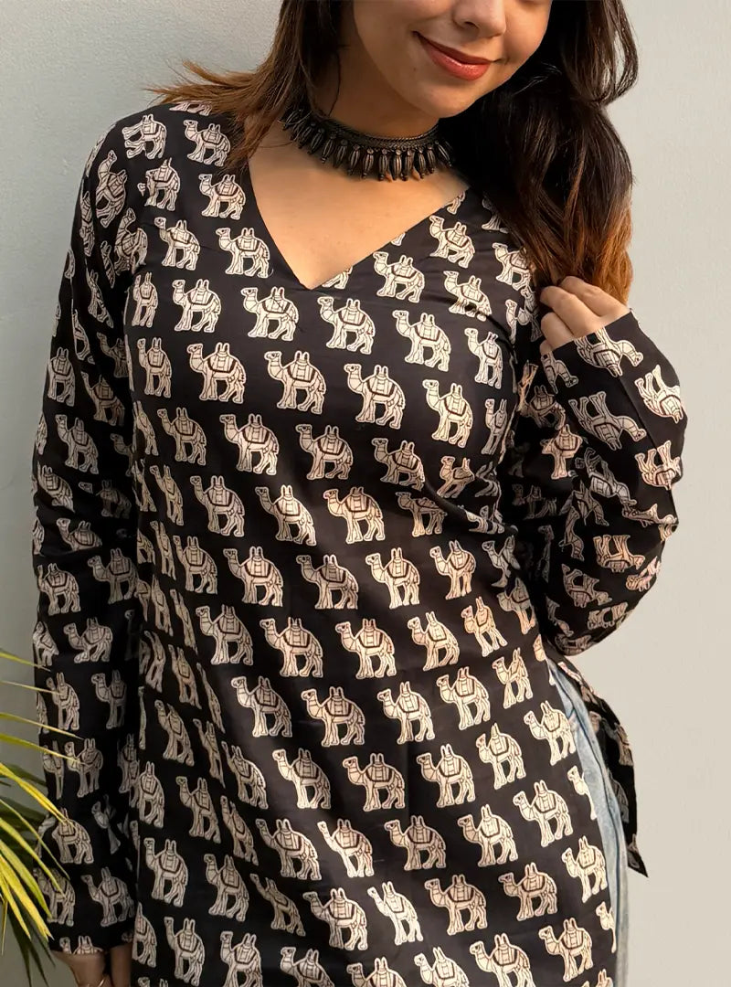 Carvaan Straight Sleeves Kurti by Evara