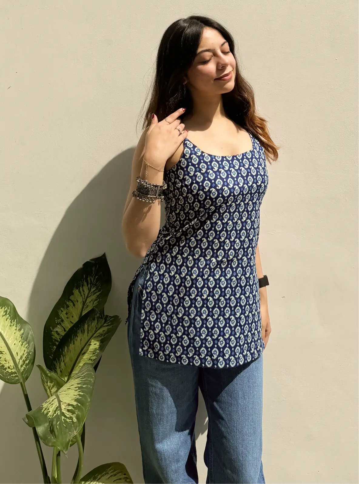 Nirya Short Sleeveless Kurti