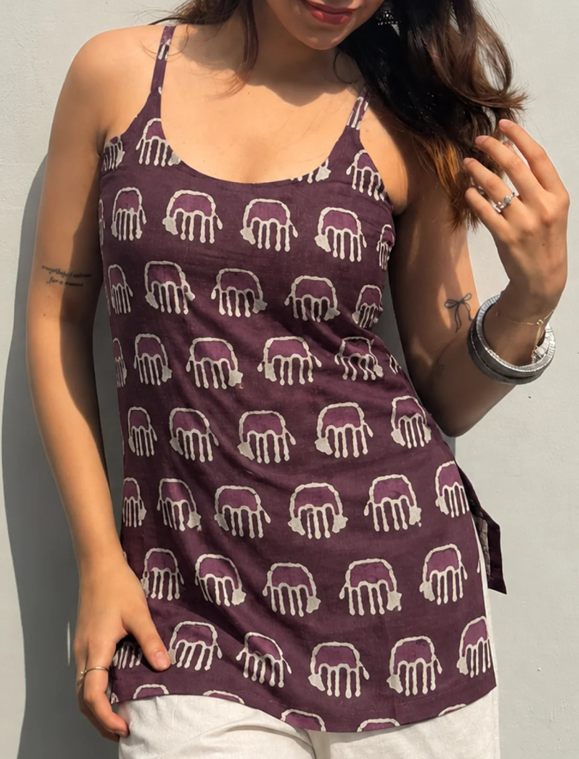 Husna Short Sleeveless Kurti