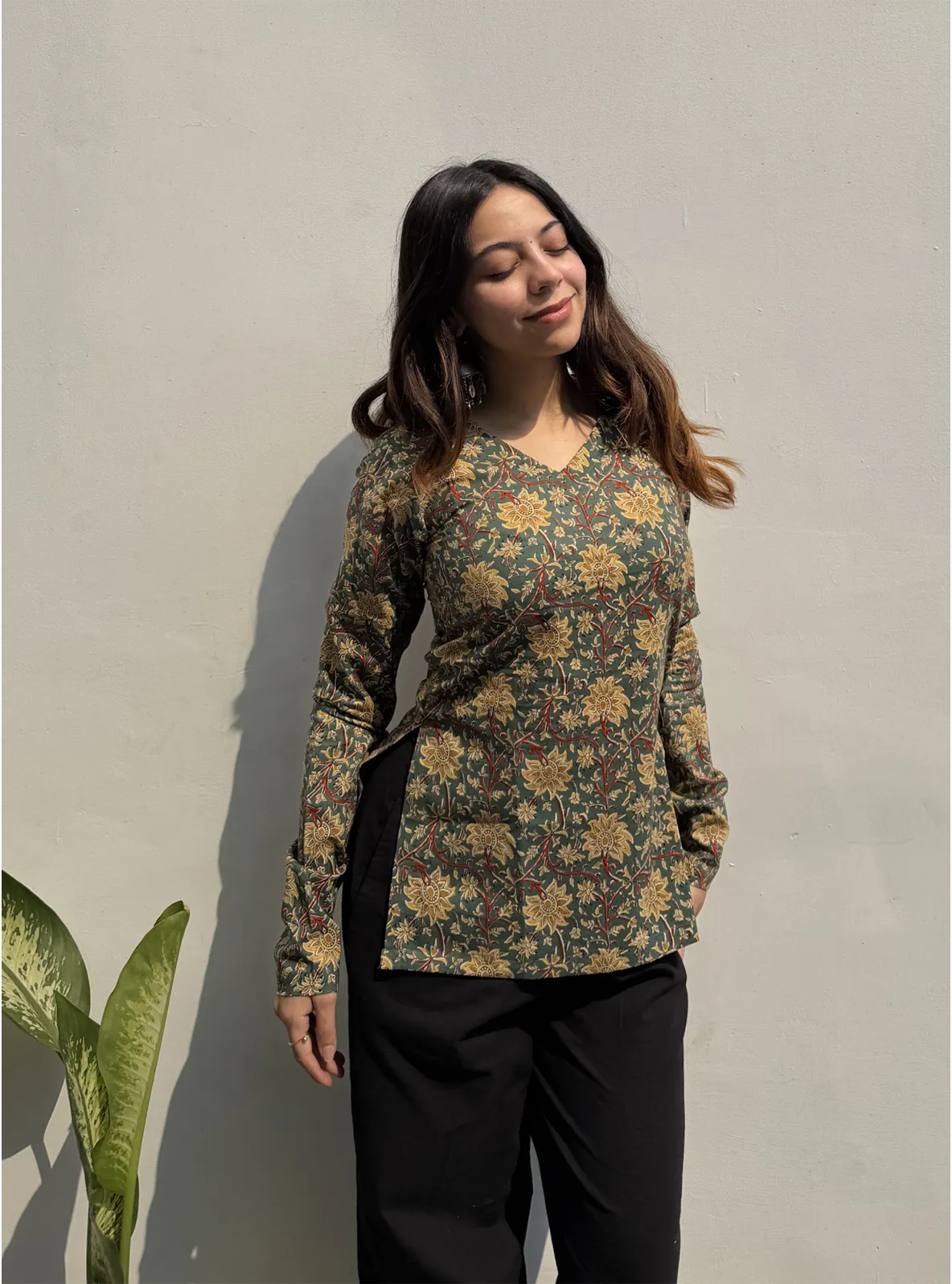 Divya Straight Sleeves Kurti