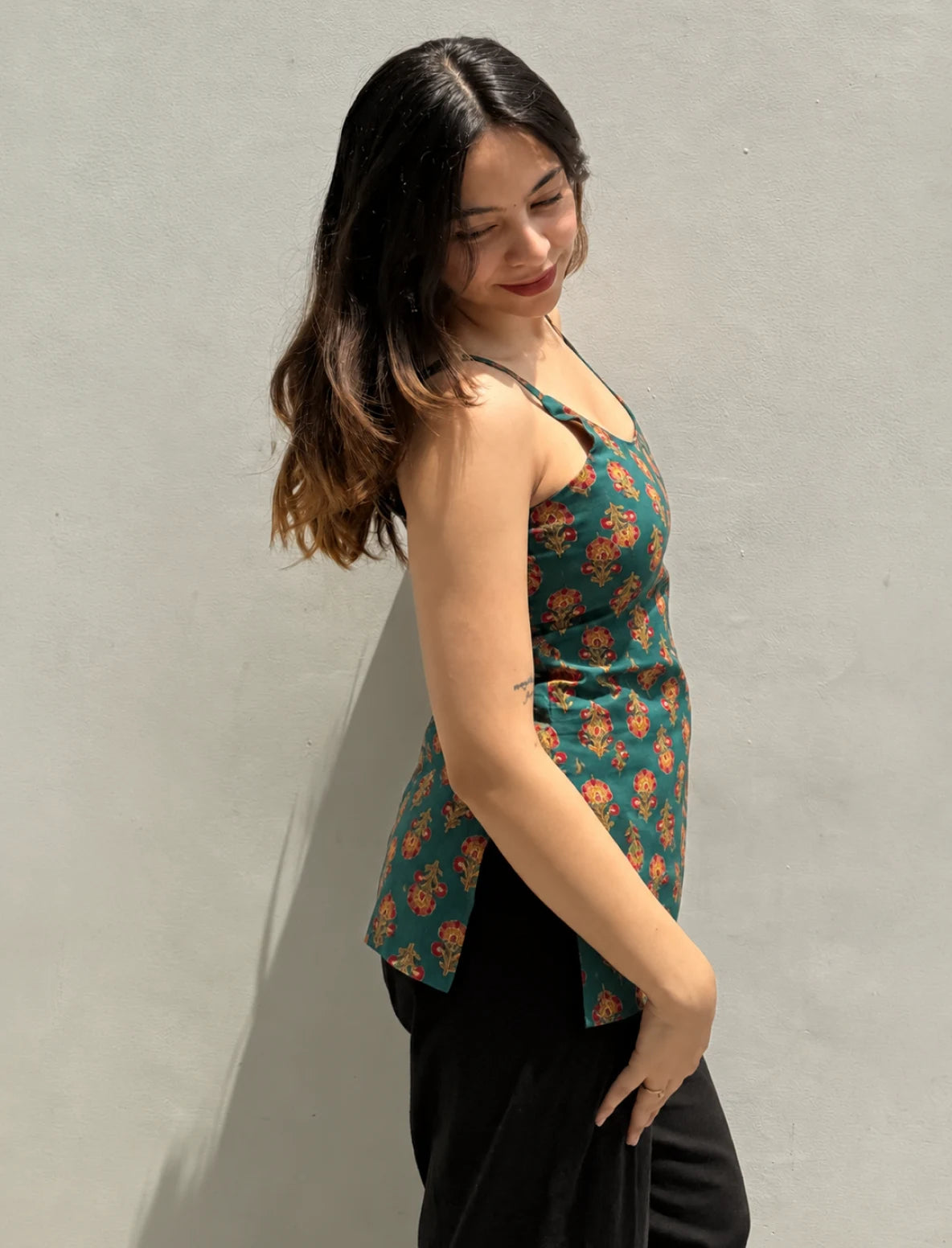 Mrinali Short Sleeveless Kurti
